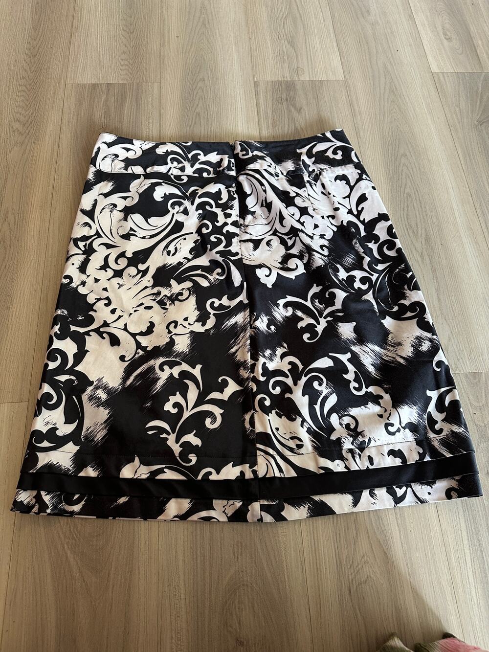 Women’s Black White Floral Print Skirt Cotton Polyester Knee Length
